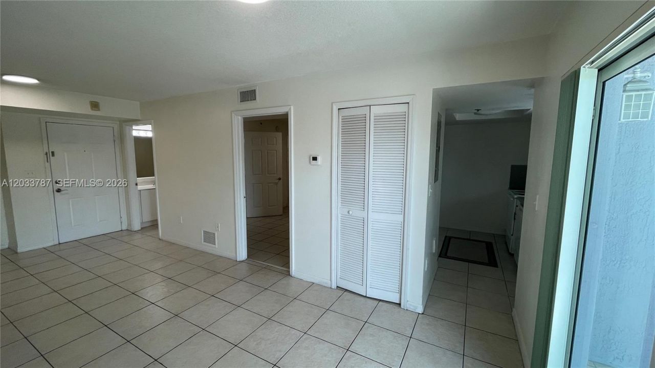 2475 NW 16th St Rd , Unit 309, Miami, FL 33125 Photo