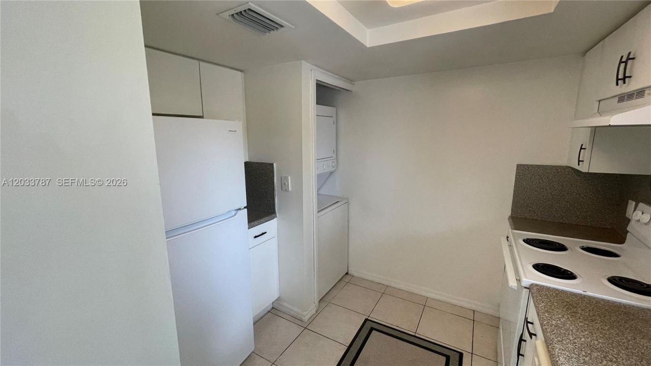 2475 NW 16th St Rd , Unit 309, Miami, FL 33125 Photo