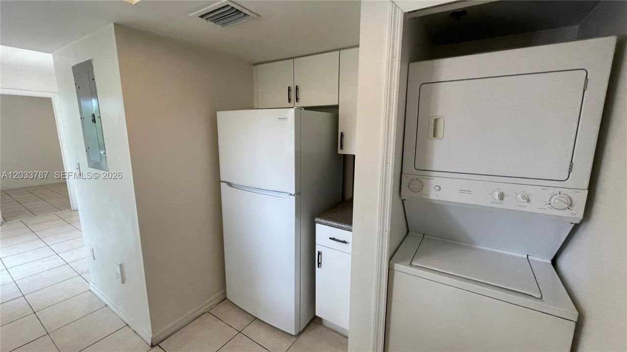 2475 NW 16th St Rd , Unit 309, Miami, FL 33125 Photo