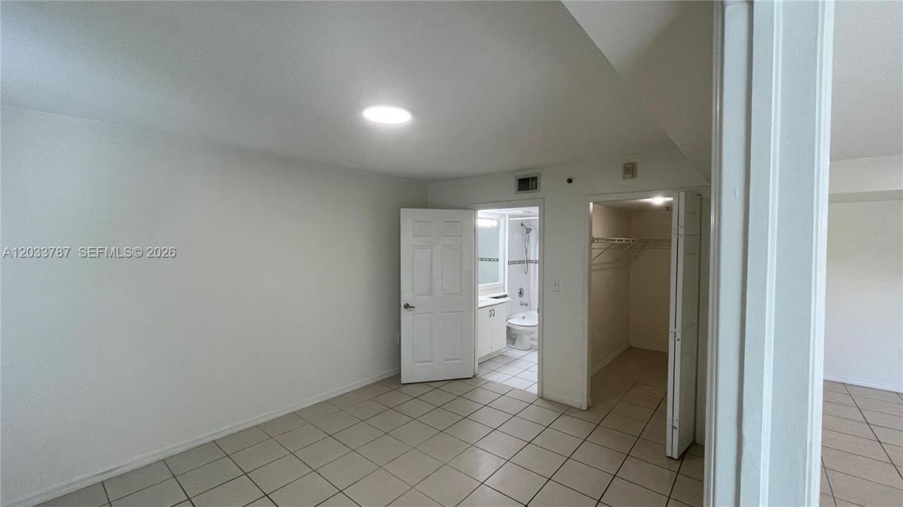 2475 NW 16th St Rd , Unit 309, Miami, FL 33125 Photo