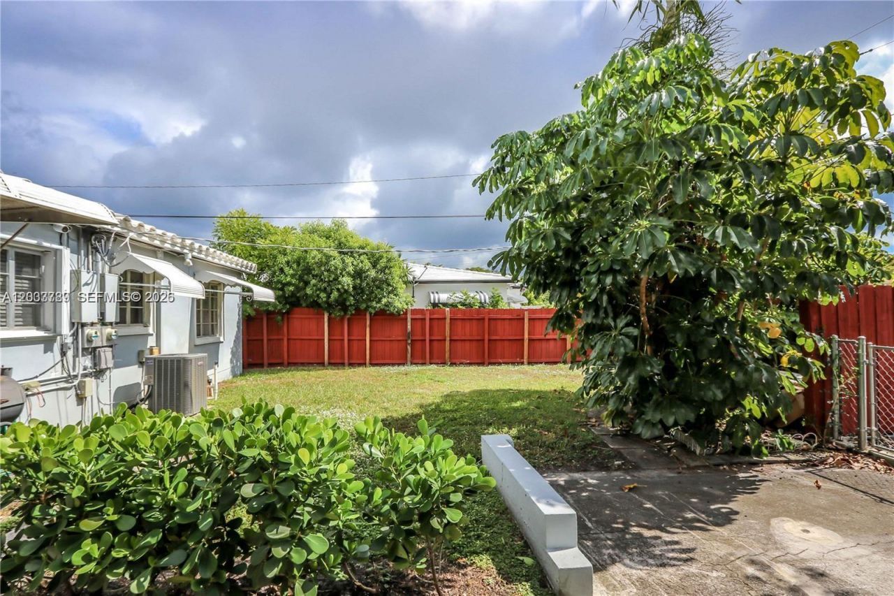 1722 Wiley St , Unit 1722, Hollywood, FL 33020 Photo