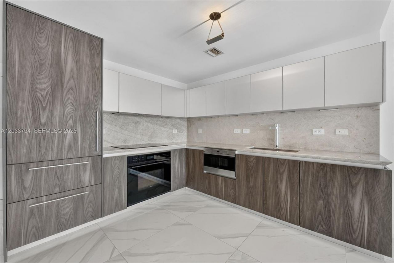 3131 NE 7th Ave , Unit 2605, Miami, FL 33137 Photo