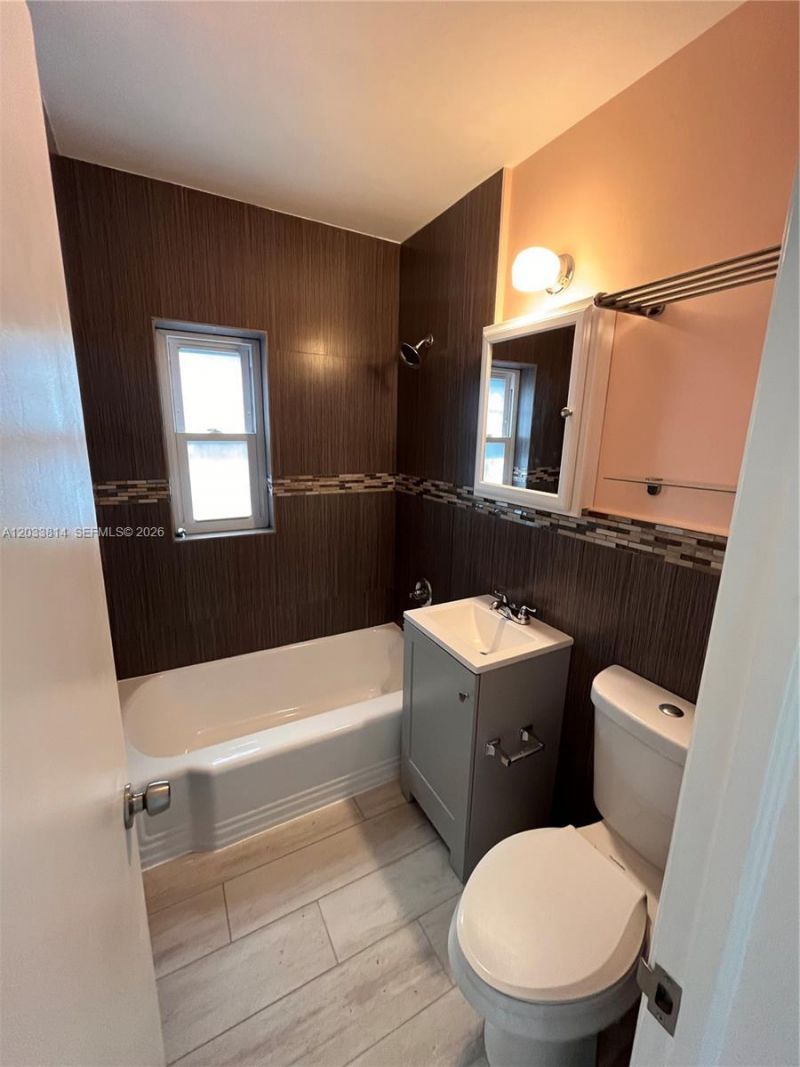1860 NW 52 St , Miami, FL 33142 Photo