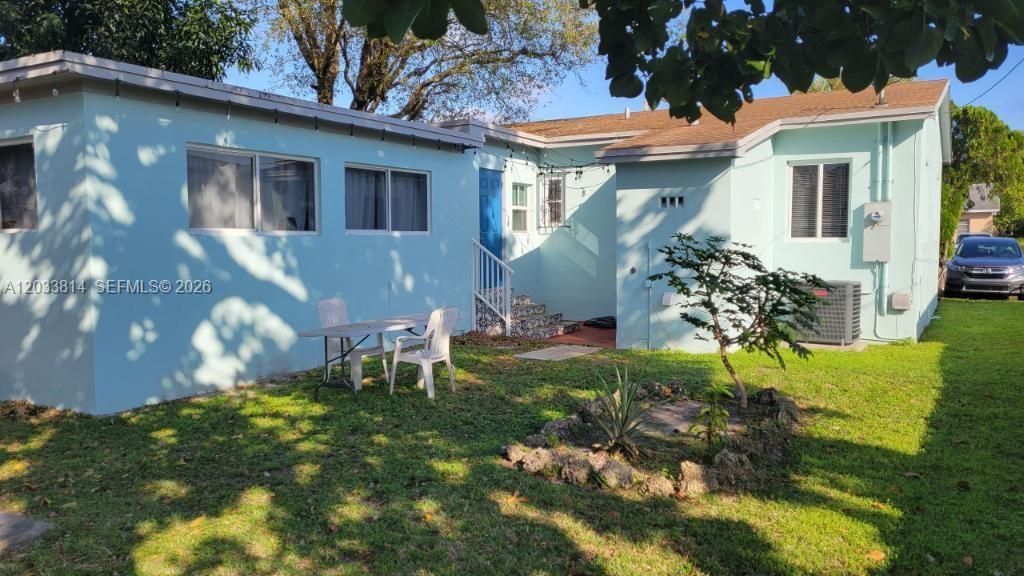 1860 NW 52 St , Miami, FL 33142 Photo