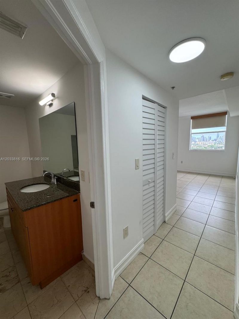1 Glen Royal Pkwy , Unit 1202, Miami, FL 33125 Photo