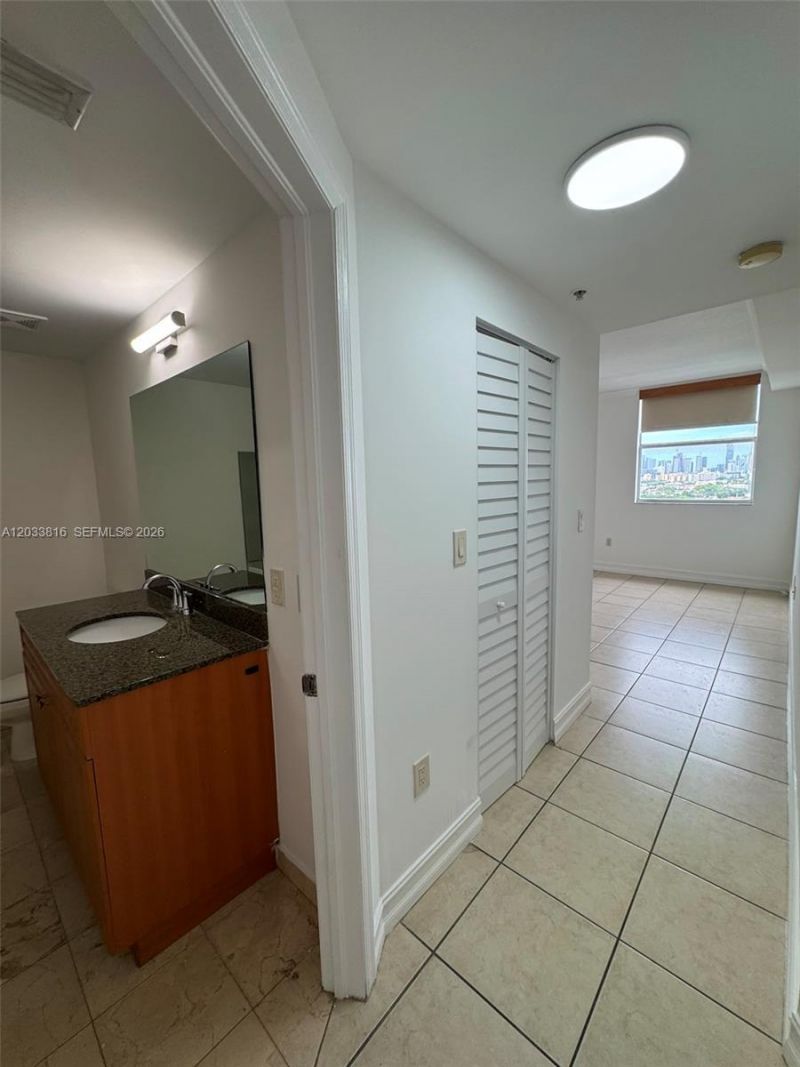 1 Glen Royal Pkwy , Unit 1202, Miami, FL 33125 Photo