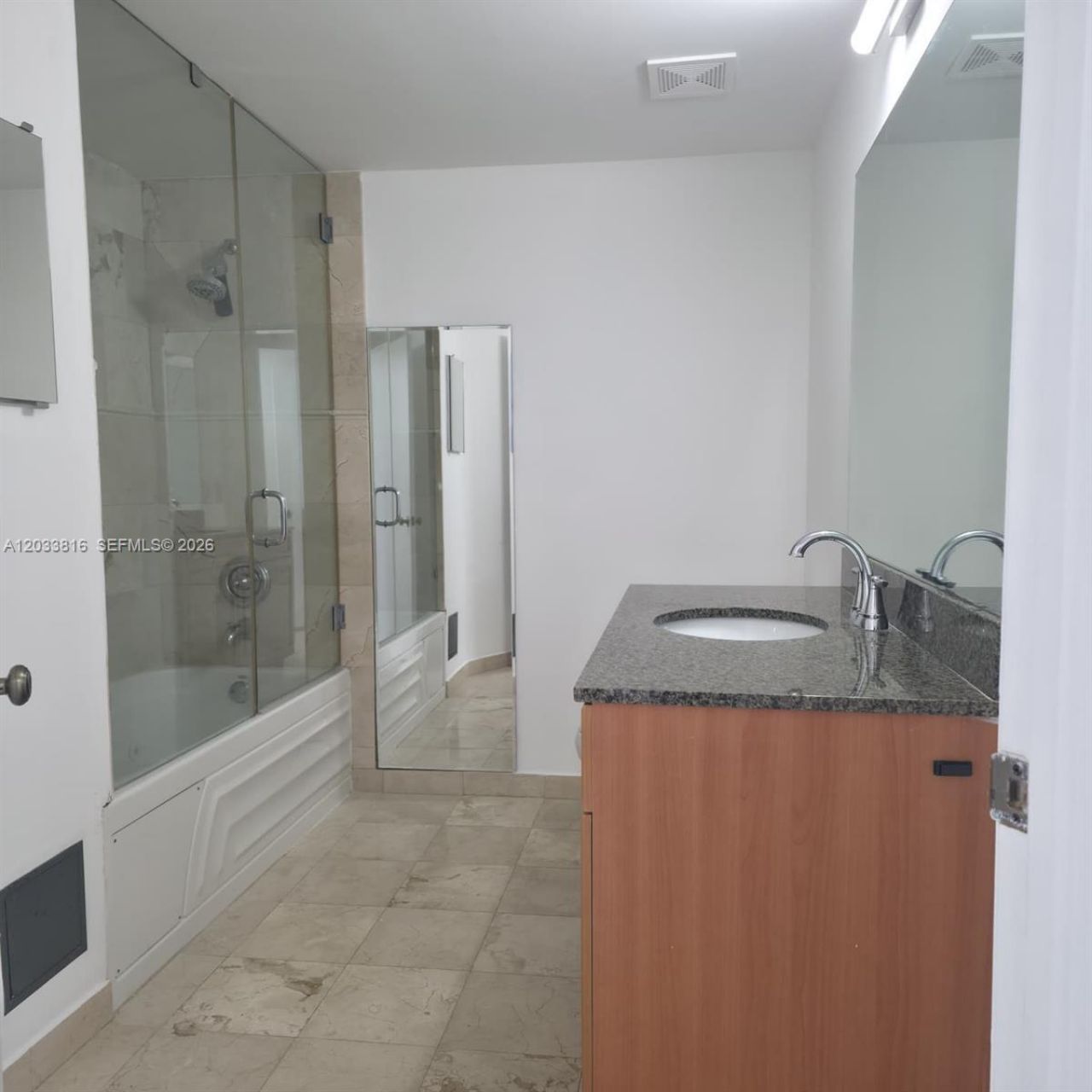 1 Glen Royal Pkwy, Unit 1202, Miami, FL 33125 Photo