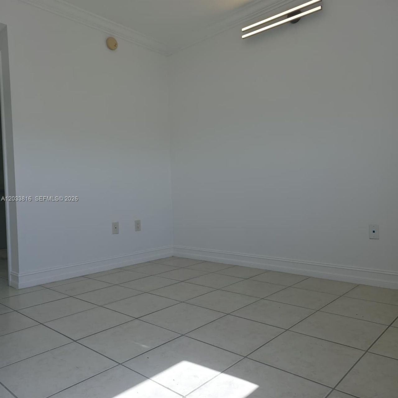 1 Glen Royal Pkwy, Unit 1202, Miami, FL 33125 Photo