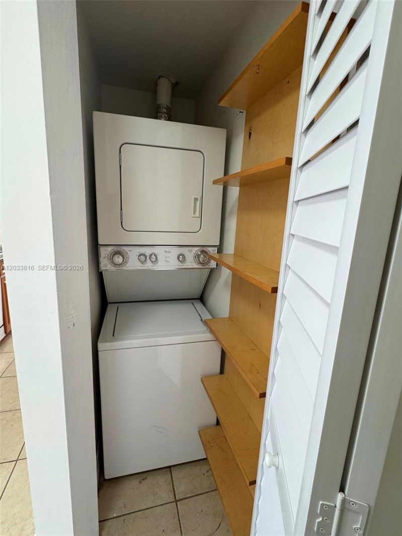 1 Glen Royal Pkwy , Unit 1202, Miami, FL 33125 Photo