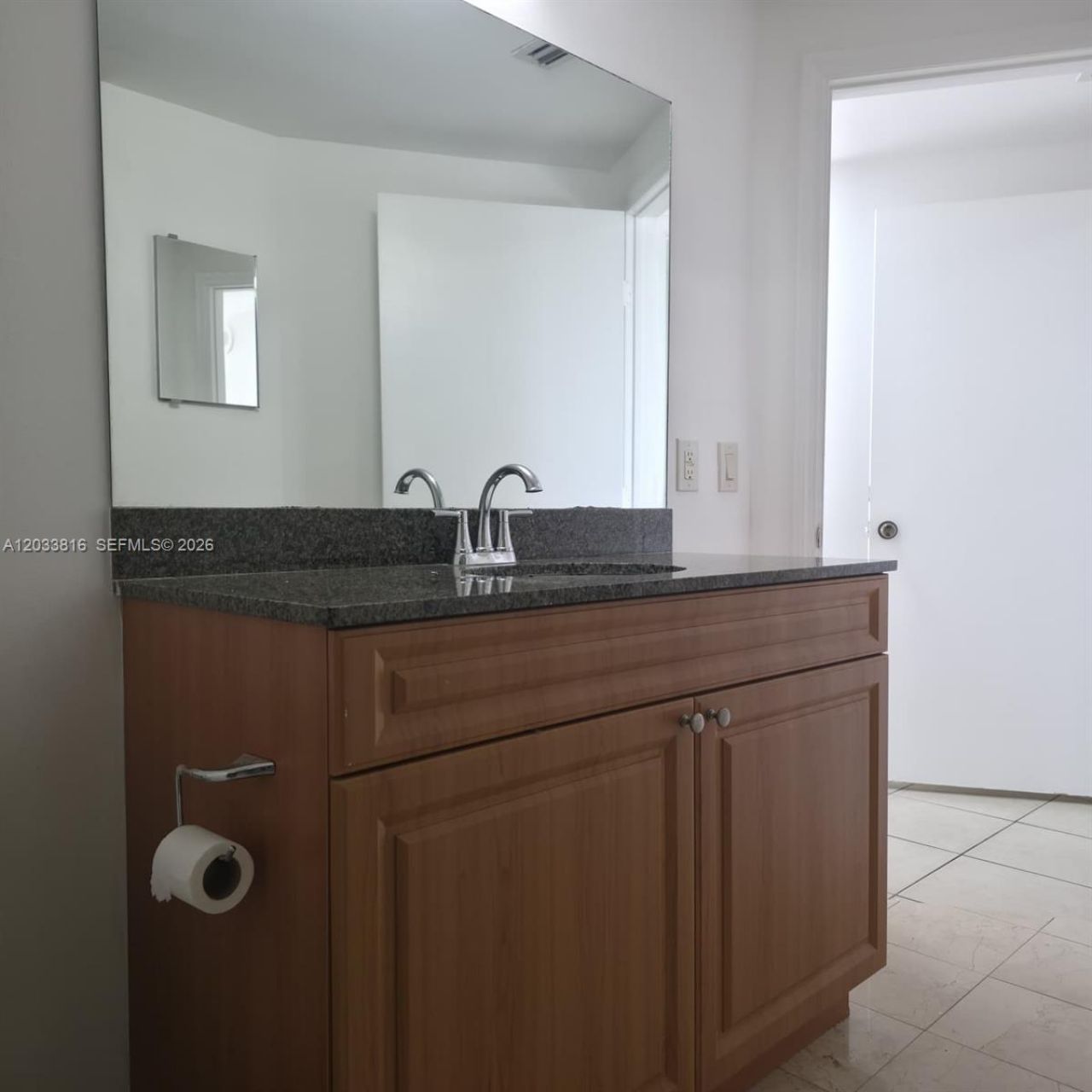 1 Glen Royal Pkwy, Unit 1202, Miami, FL 33125 Photo