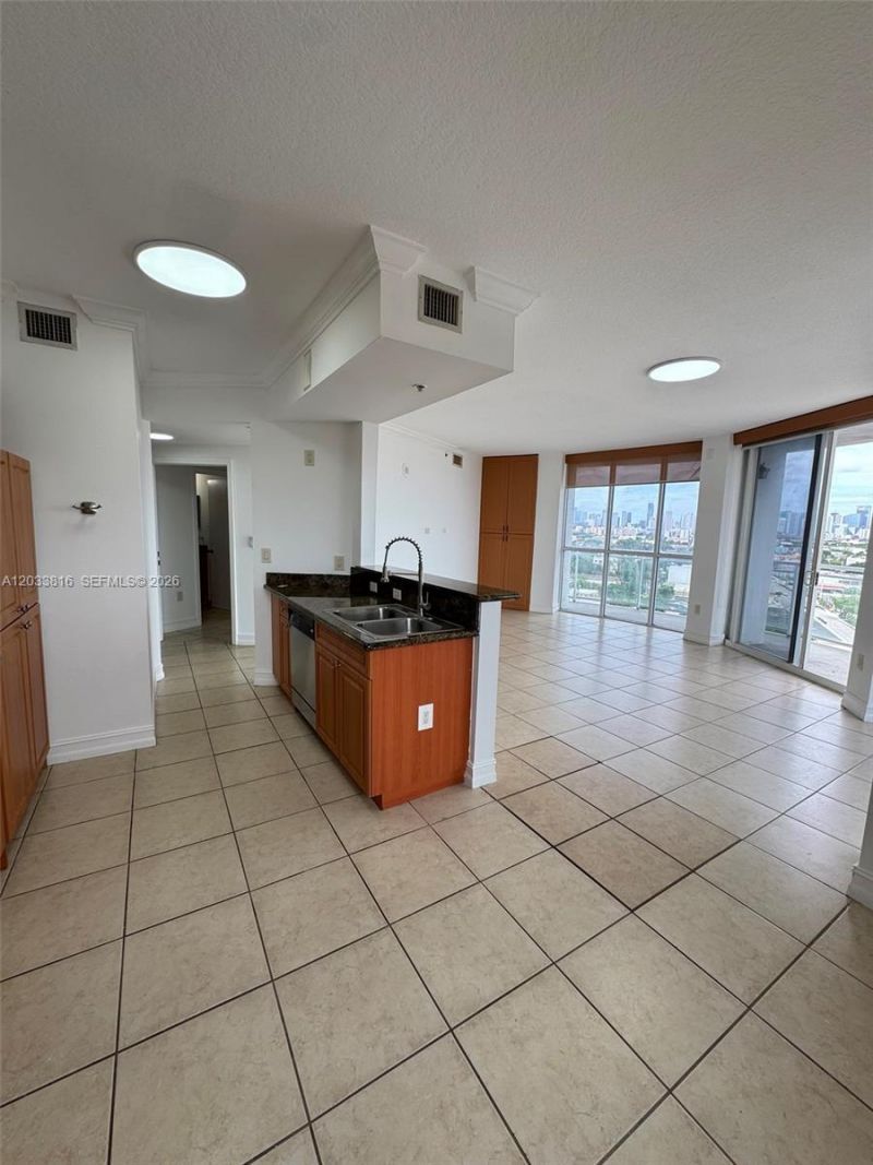 1 Glen Royal Pkwy , Unit 1202, Miami, FL 33125 Photo