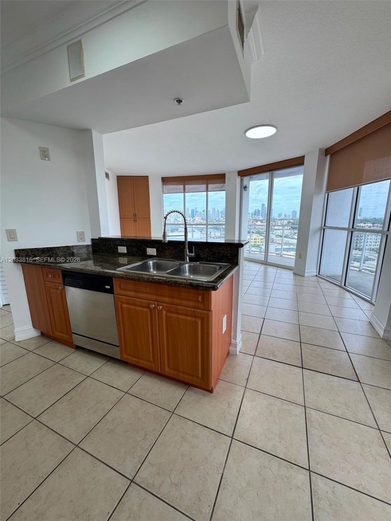 1 Glen Royal Pkwy , Unit 1202, Miami, FL 33125 Photo