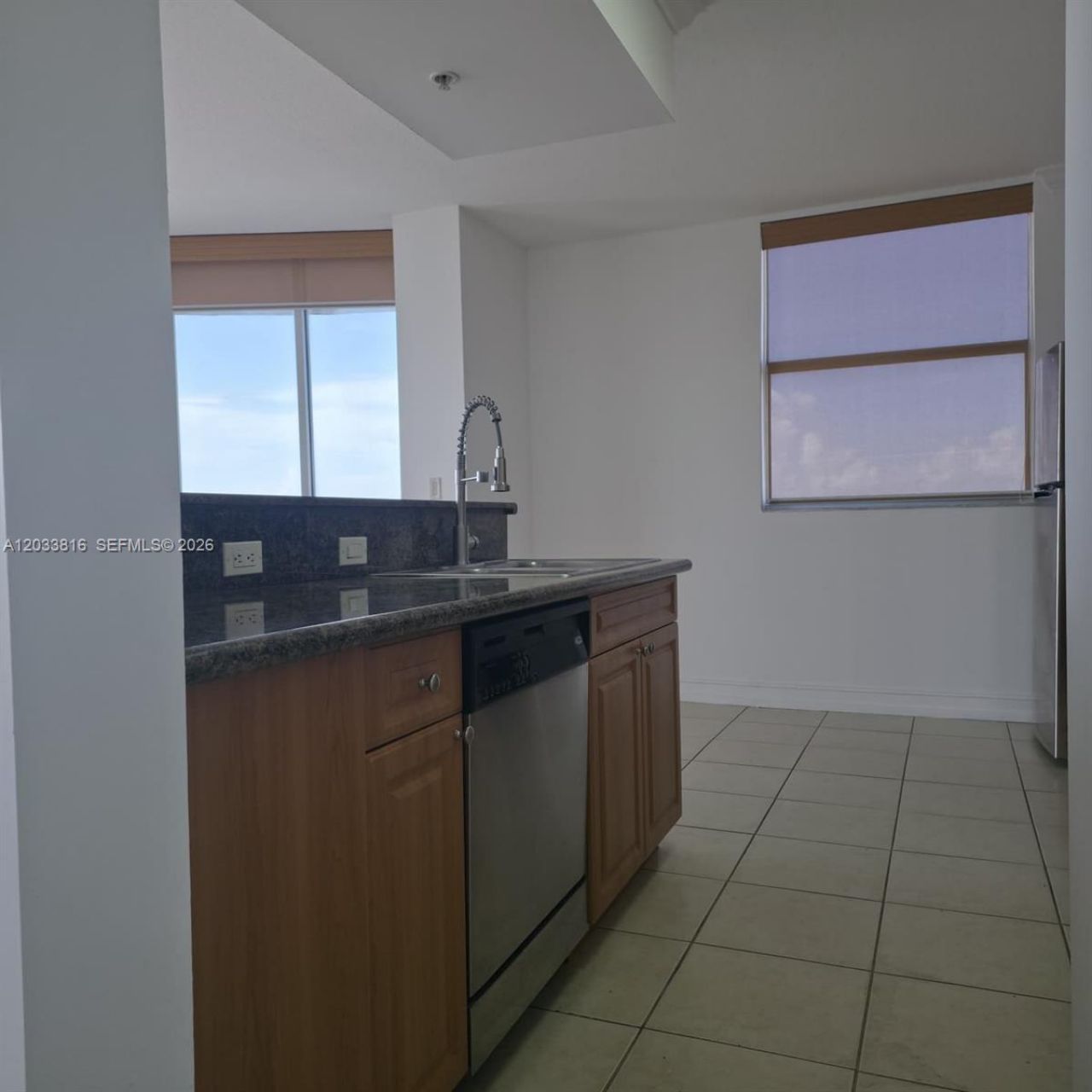 1 Glen Royal Pkwy, Unit 1202, Miami, FL 33125 Photo