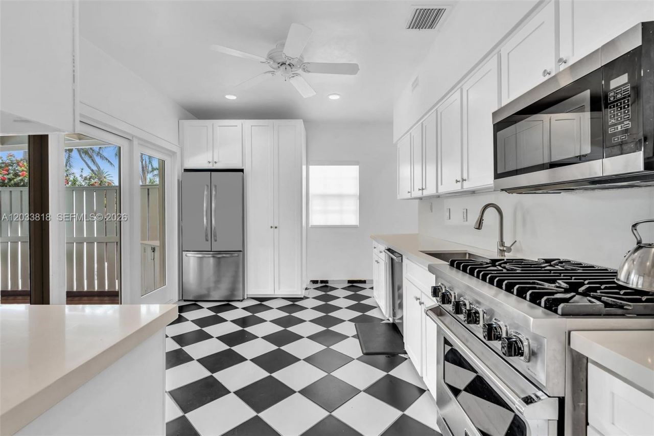 924 Belle Meade Island Dr , Unit ., Miami, FL 33138 Photo