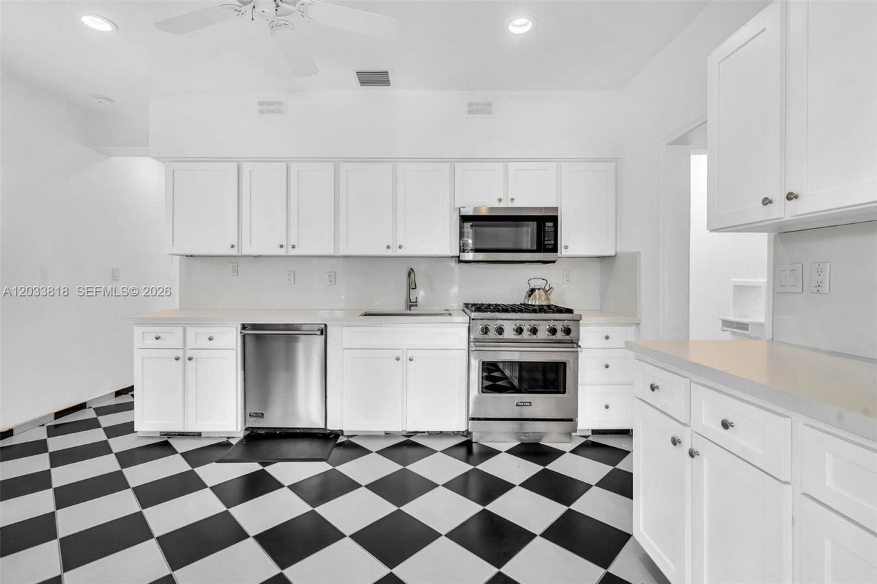 924 Belle Meade Island Dr , Unit ., Miami, FL 33138 Photo