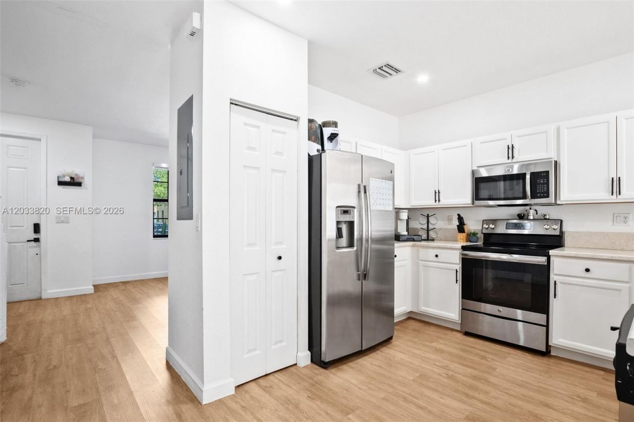 9362 W 33rd Ln , Hialeah, FL 33018 Photo