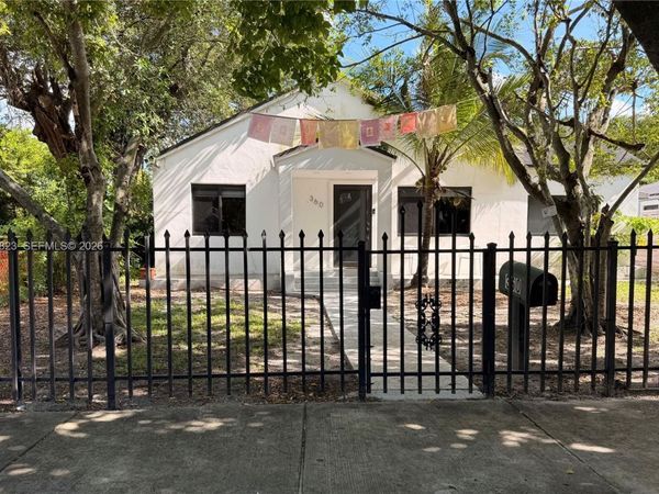 360 NW 40th STREET , Miami, FL 33127