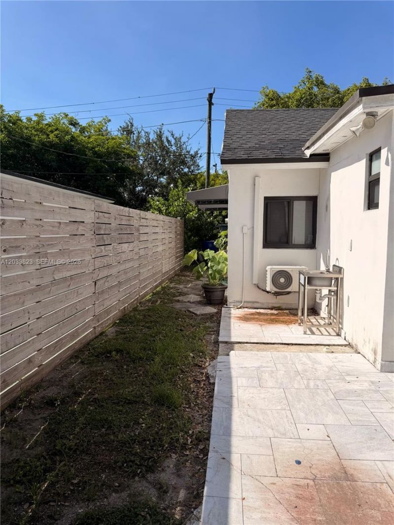 360 NW 40th Street , Miami, FL 33127 Photo