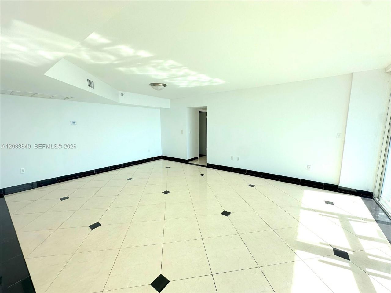 5900 Collins Ave , Unit 906, Miami Beach, FL 33140 Photo