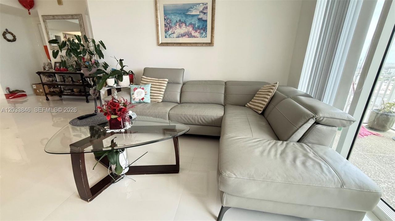 19501 W Country Club Dr , Unit 1910, Aventura, FL 33180 Photo