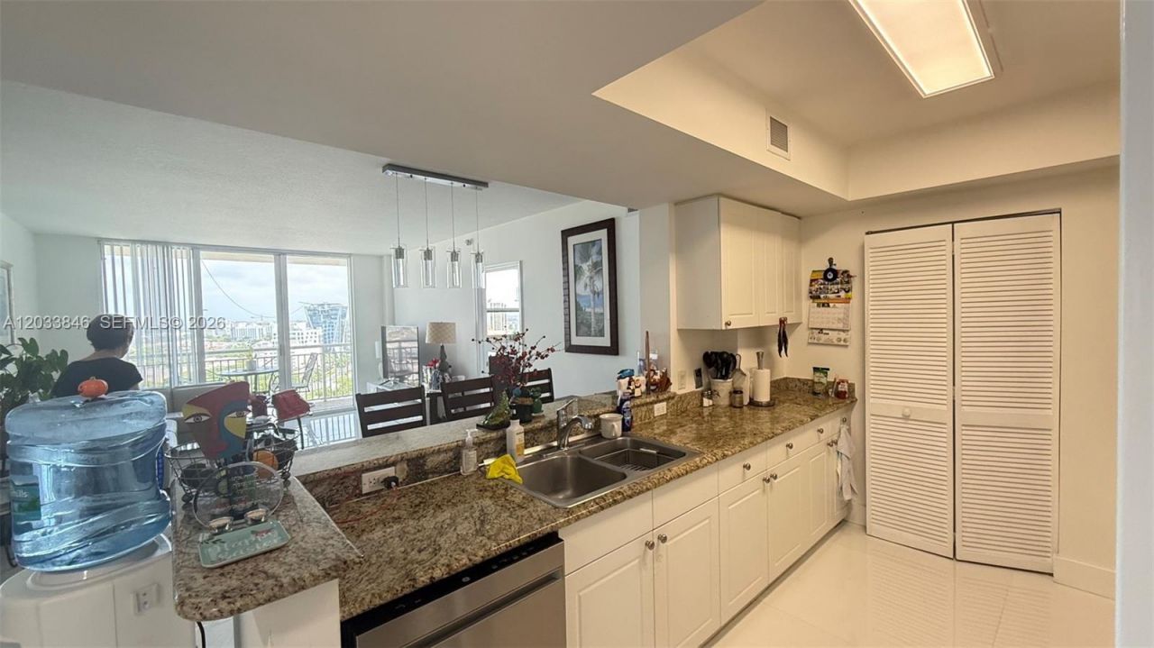 19501 W Country Club Dr , Unit 1910, Aventura, FL 33180 Photo