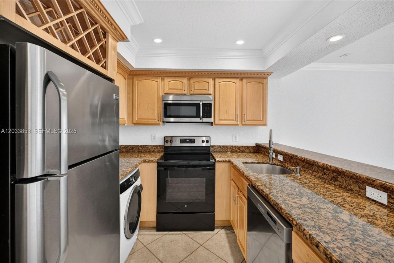 151 NE 16th Ave, Unit 174, Fort Lauderdale, FL 33301 Photo
