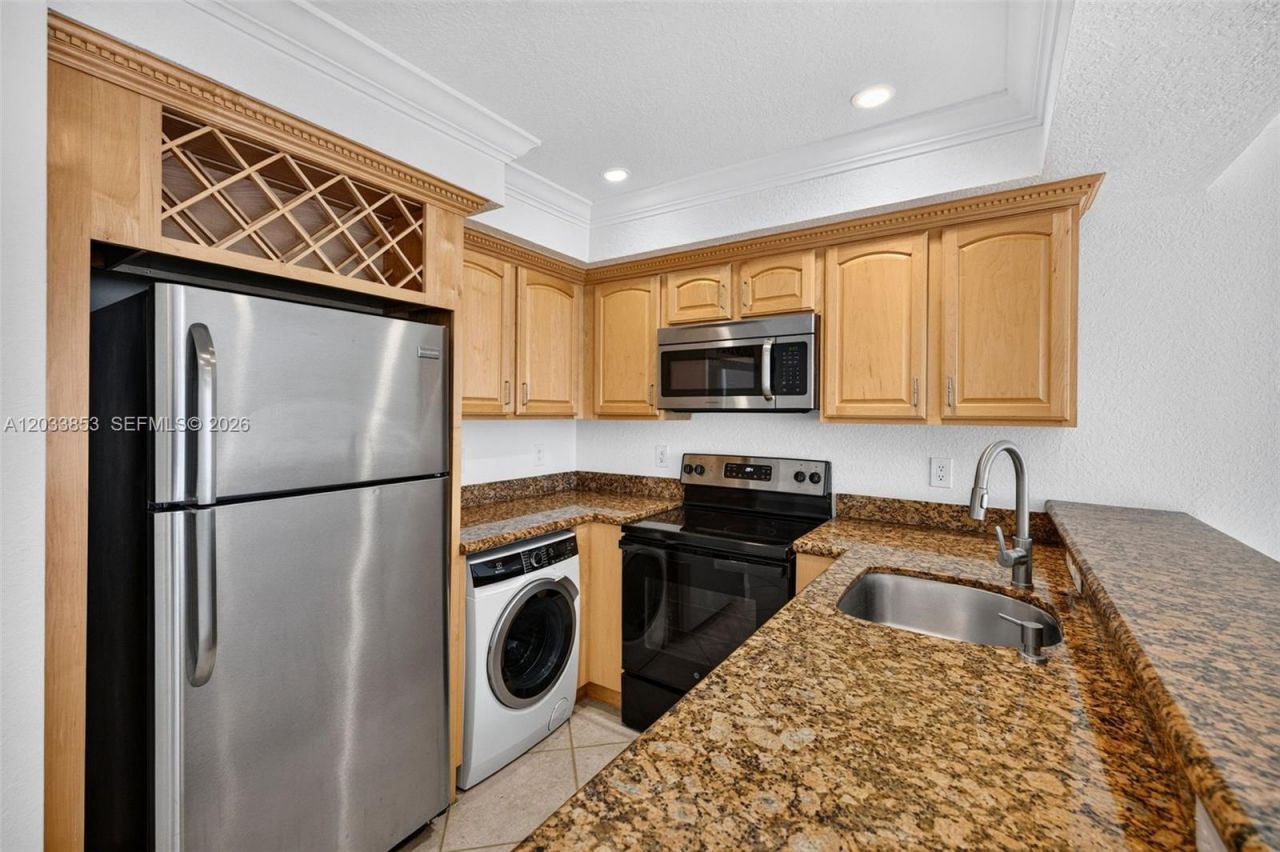 151 NE 16th Ave, Unit 174, Fort Lauderdale, FL 33301 Photo