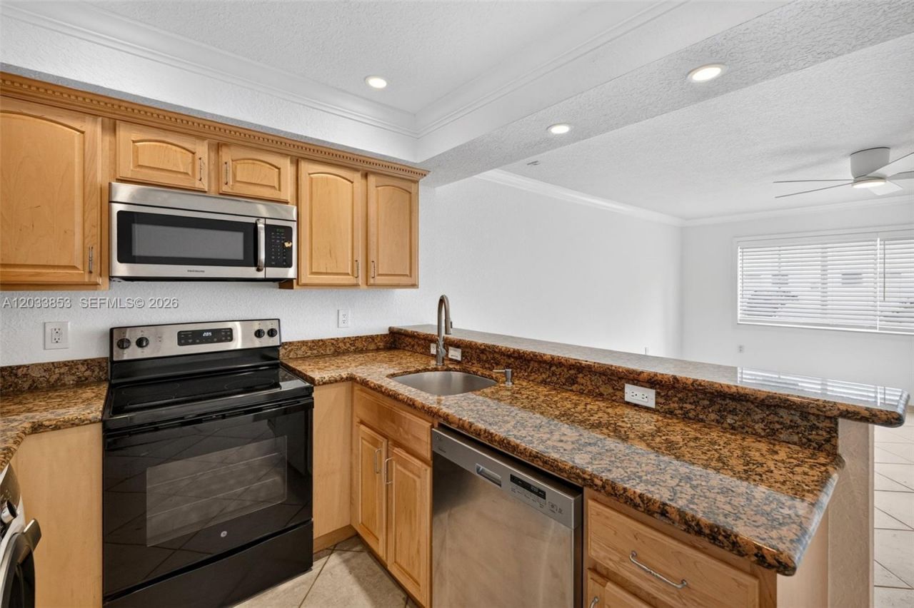 151 NE 16th Ave, Unit 174, Fort Lauderdale, FL 33301 Photo