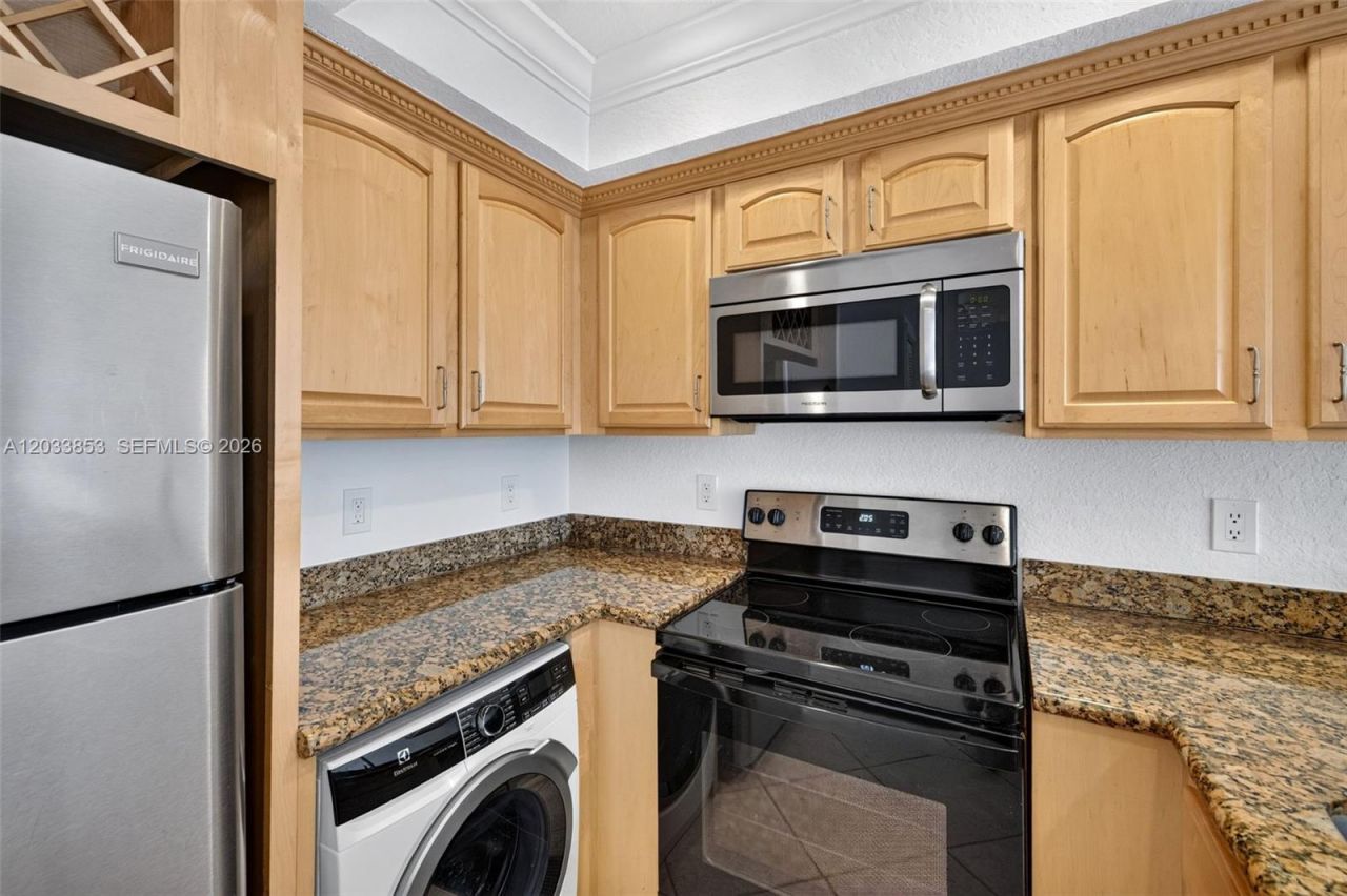 151 NE 16th Ave, Unit 174, Fort Lauderdale, FL 33301 Photo