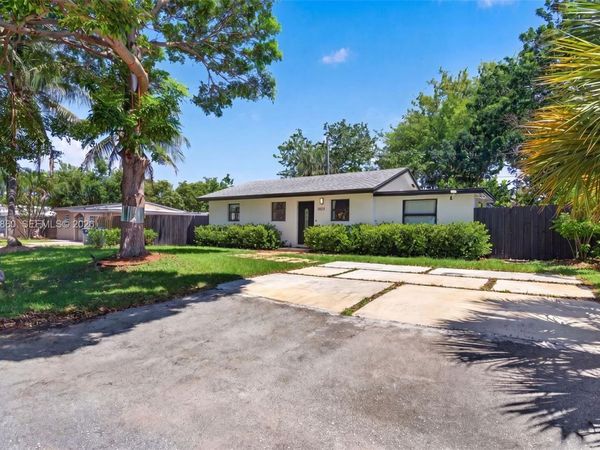 1464 NE 28th St , Pompano Beach, FL 33064