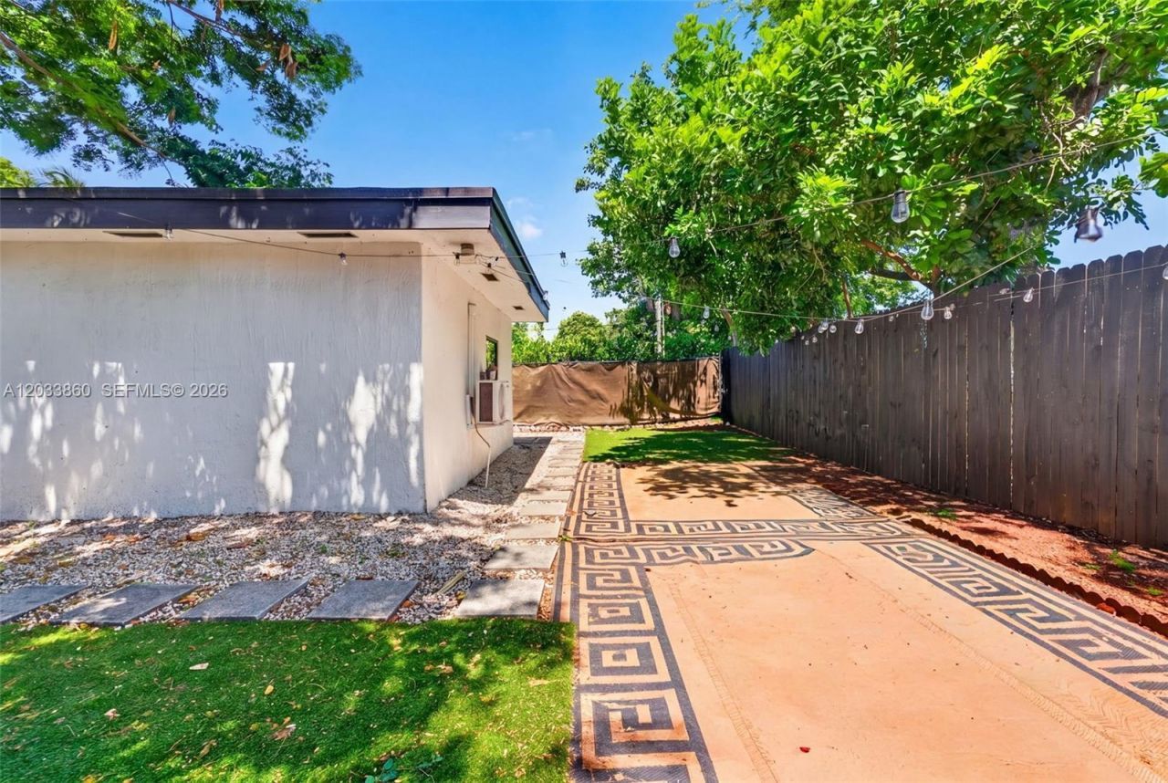 1464 NE 28th St , Pompano Beach, FL 33064 Photo