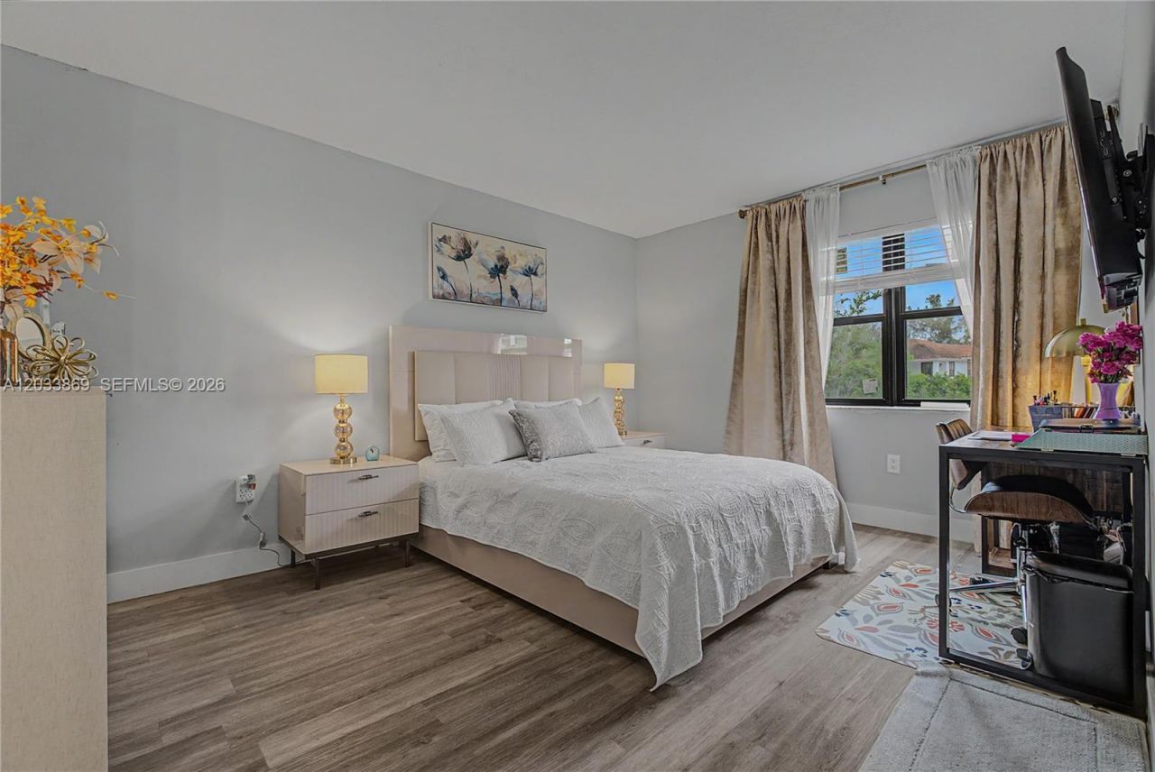 10227 NW 9th St Cir , Unit 206-3, Miami, FL 33172 Photo