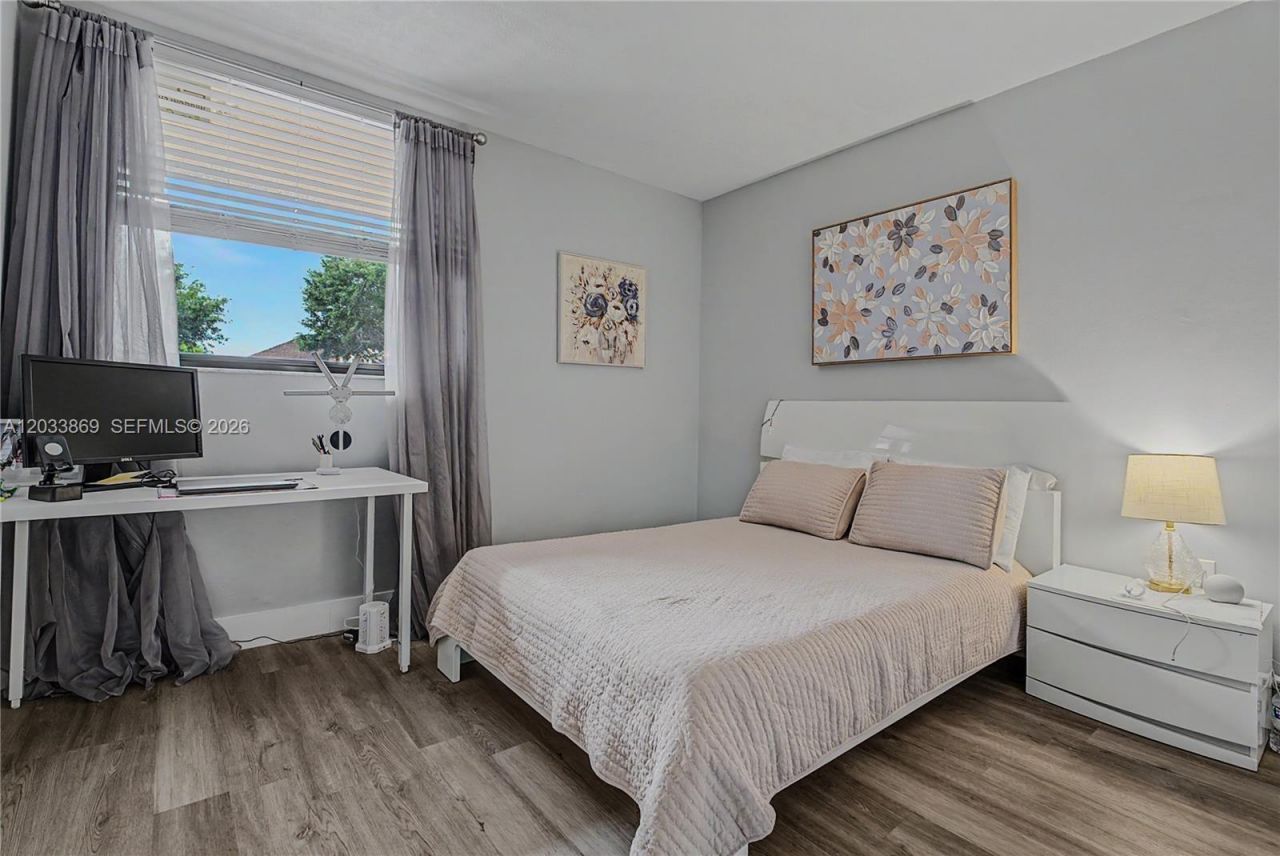 10227 NW 9th St Cir , Unit 206-3, Miami, FL 33172 Photo