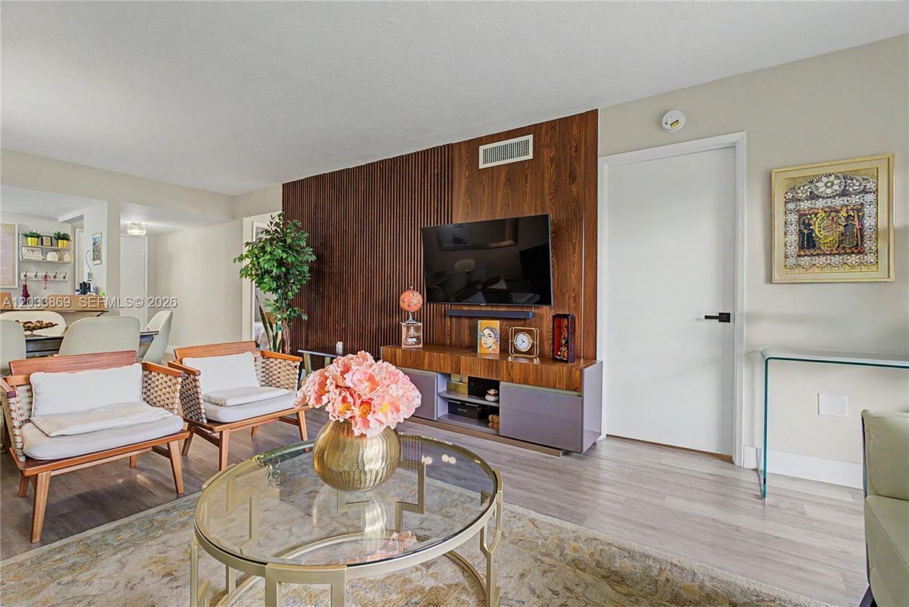 10227 NW 9th St Cir , Unit 206-3, Miami, FL 33172 Photo
