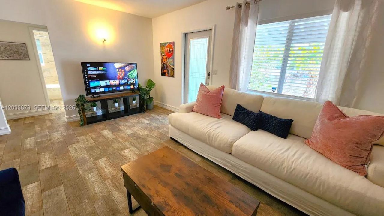 11 NW 47th Ter , Miami, FL 33127 Photo