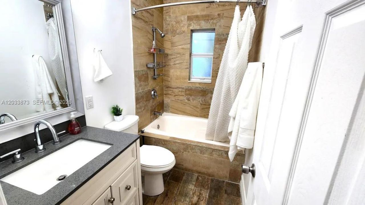 11 NW 47th Ter , Miami, FL 33127 Photo