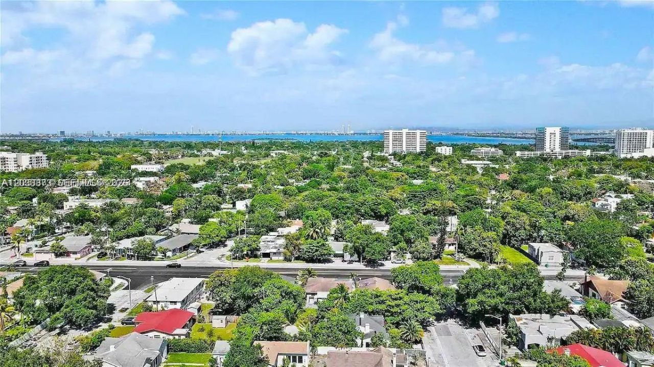 11 NW 47th Ter , Miami, FL 33127 Photo