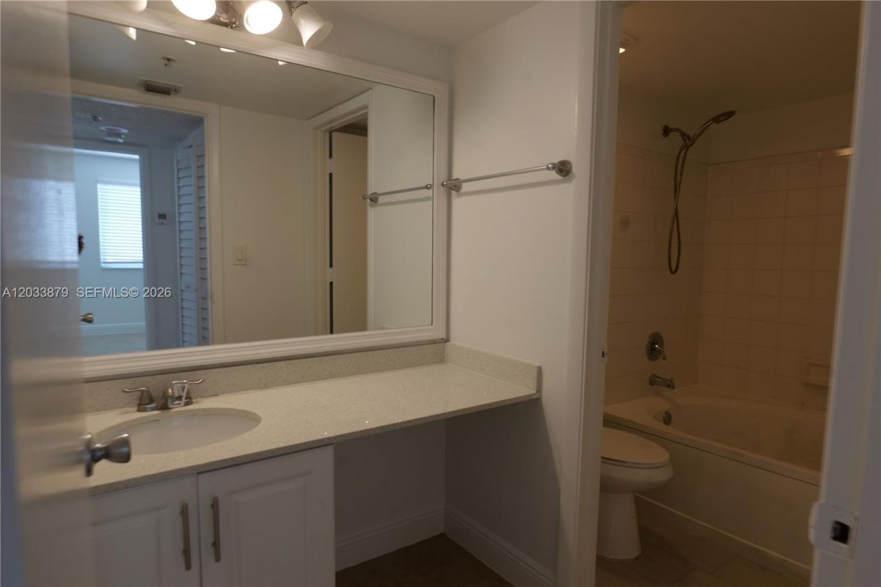 771 N Pine Island Rd, Unit 308, Plantation, FL 33324 Photo