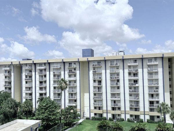 4550 NW 9th St , Unit 717E, Miami, FL 33126