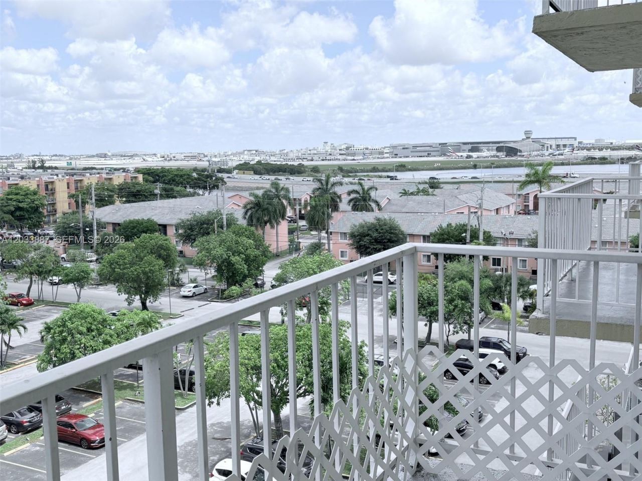 4550 NW 9th St , Unit 717E, Miami, FL 33126 Photo