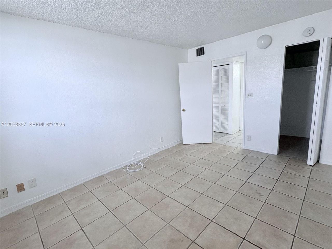 4550 NW 9th St , Unit 717E, Miami, FL 33126 Photo