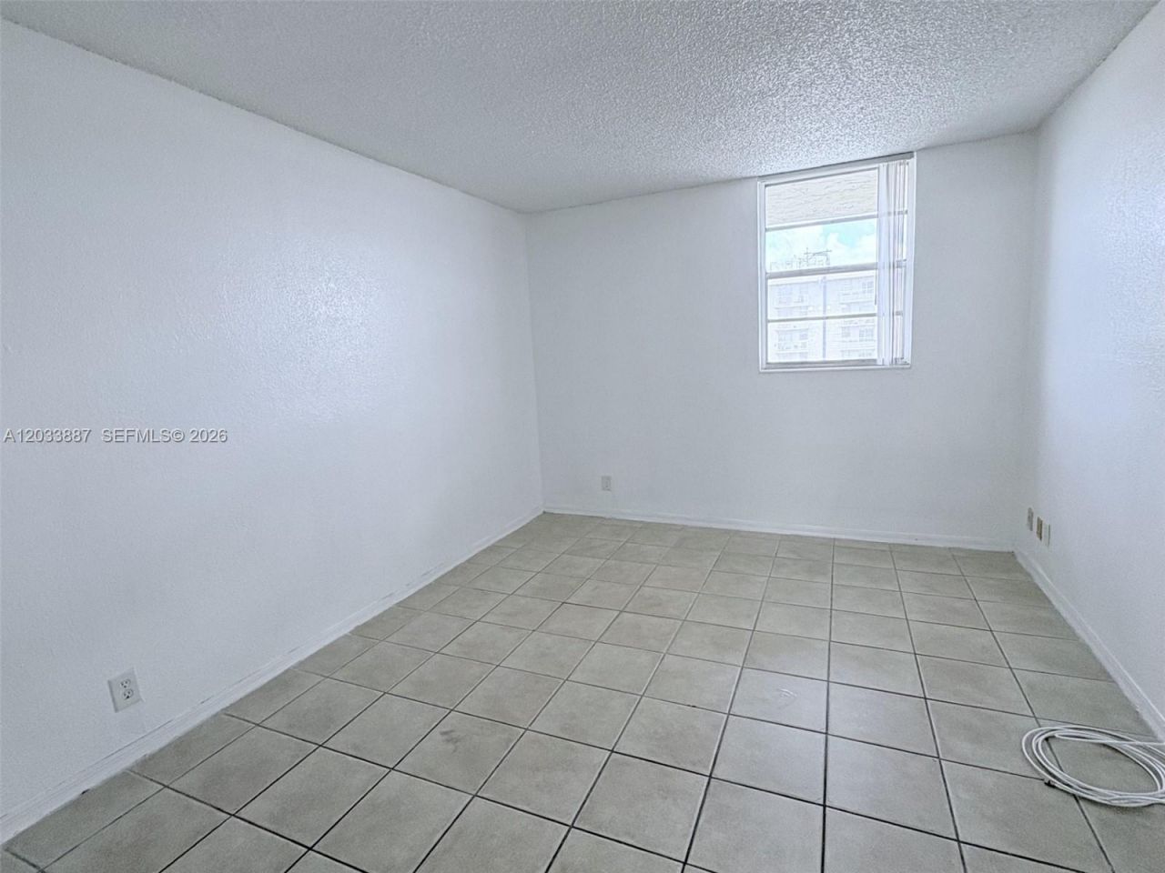4550 NW 9th St , Unit 717E, Miami, FL 33126 Photo