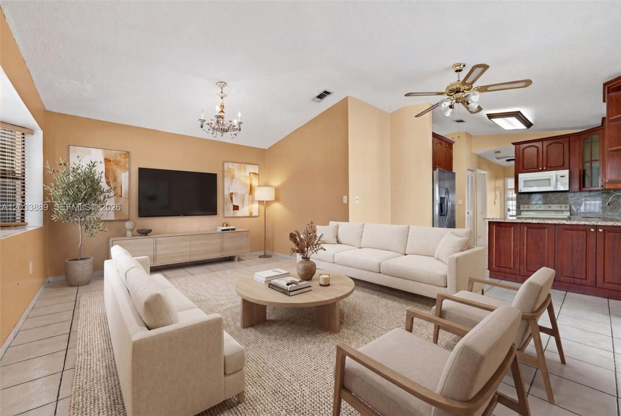 983 W 42nd Pl , Hialeah, FL 33012 Photo