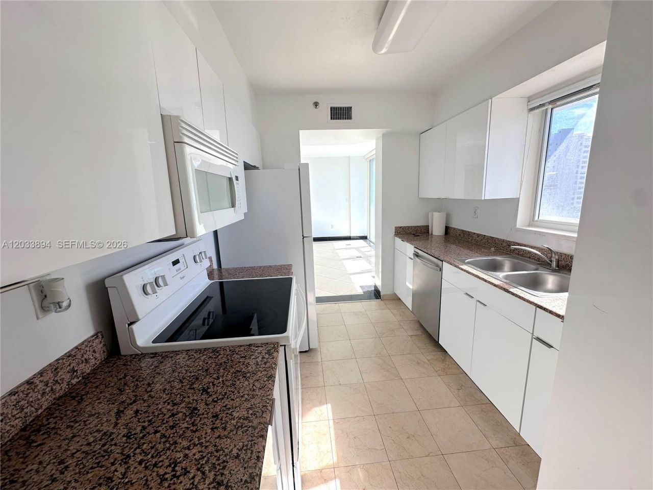 5900 Collins Ave , Unit 906, Miami Beach, FL 33140 Photo