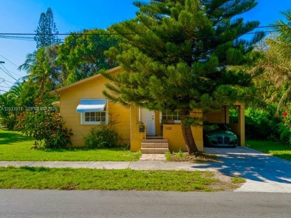 1100 N 24th Ave , Hollywood, FL 33020