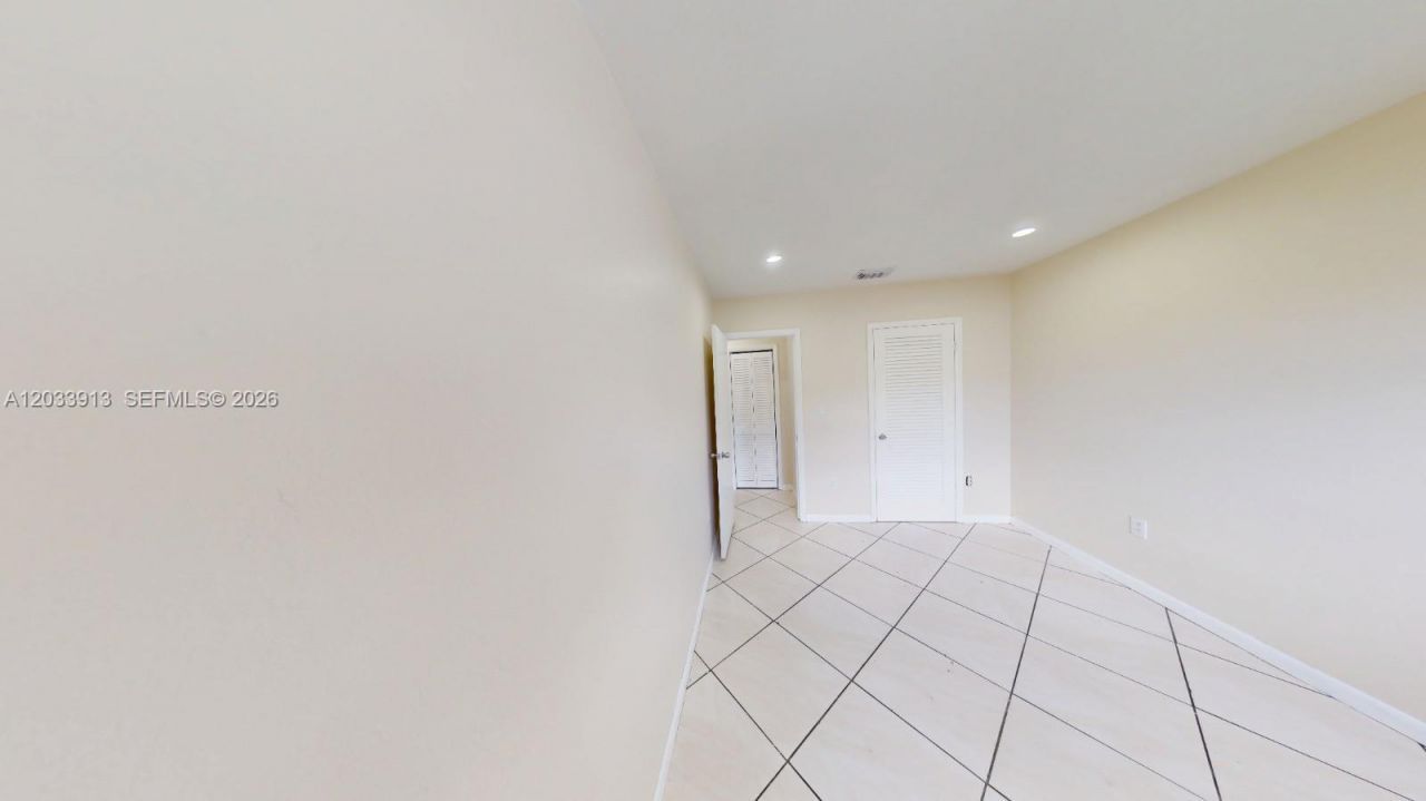 7882 Grand Canal Dr , Unit 7882, Miami, FL 33144 Photo