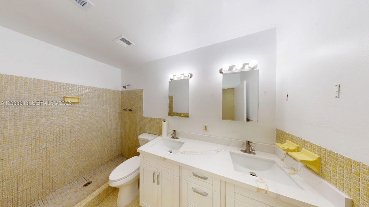 7882 Grand Canal Dr , Unit 7882, Miami, FL 33144 Photo