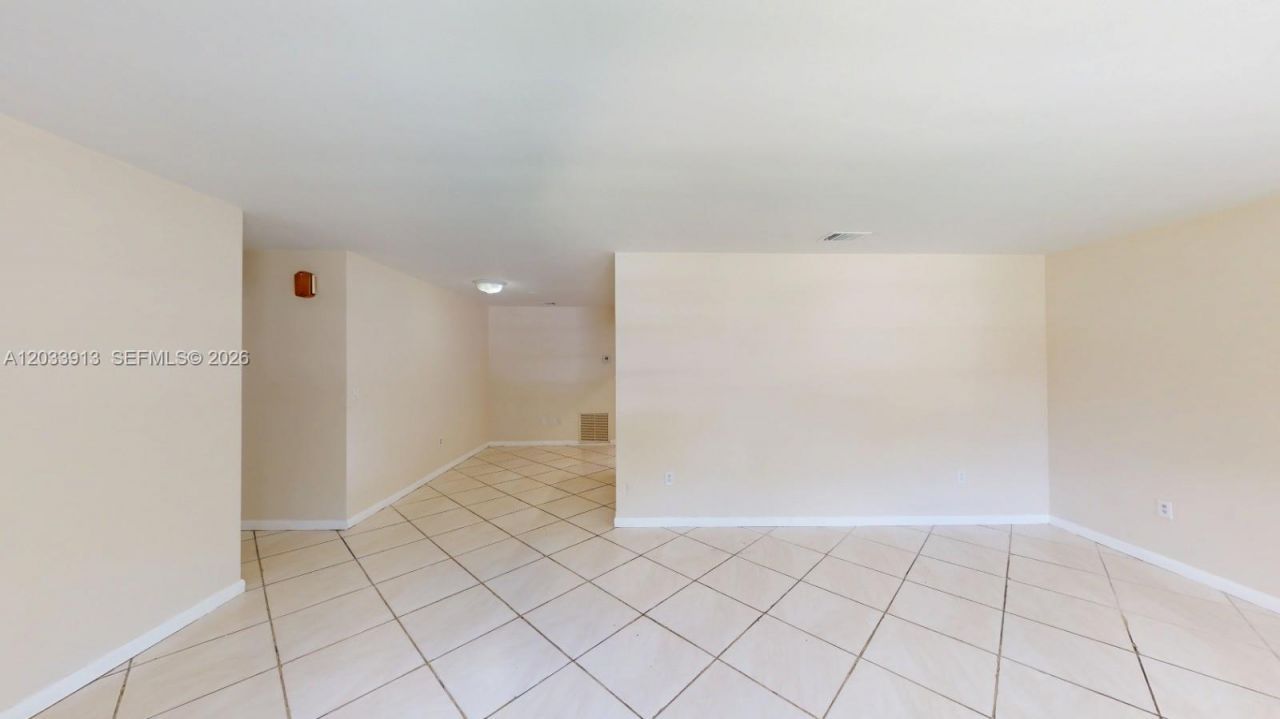 7882 Grand Canal Dr , Unit 7882, Miami, FL 33144 Photo