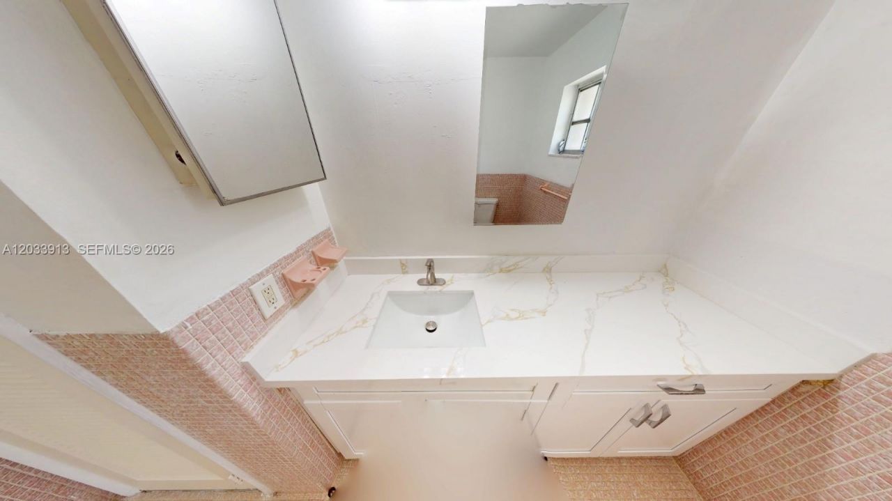 7882 Grand Canal Dr , Unit 7882, Miami, FL 33144 Photo