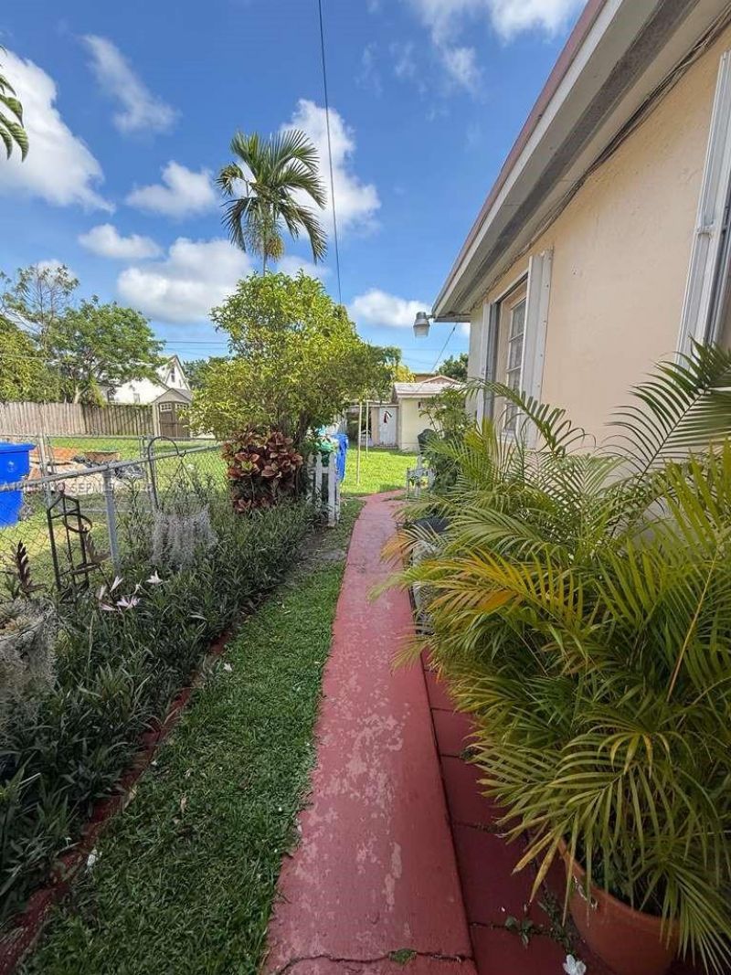 1140 SW 9th St , Unit 2, Miami, FL 33130 Photo